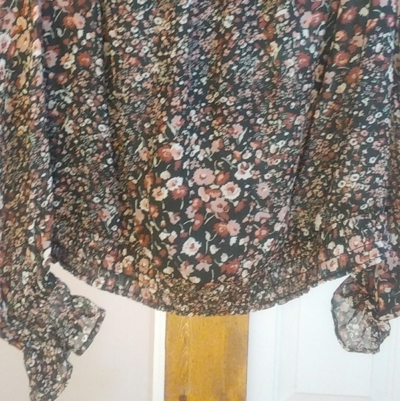 Abercrombie & Fitch Off The Shoulder Floral Crop Long Sleeves Top Blouse Size S - Picture 6 of 11